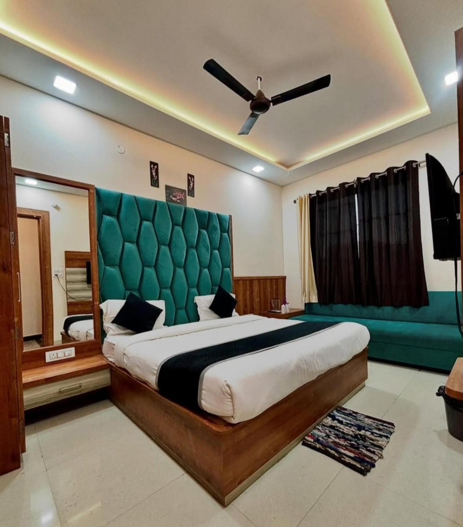 Hotel Blue Terminal มุมไบ ภายนอก รูปภาพ